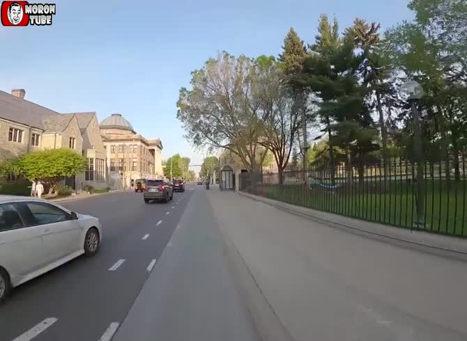 Video :This rider almost makes the correction!
